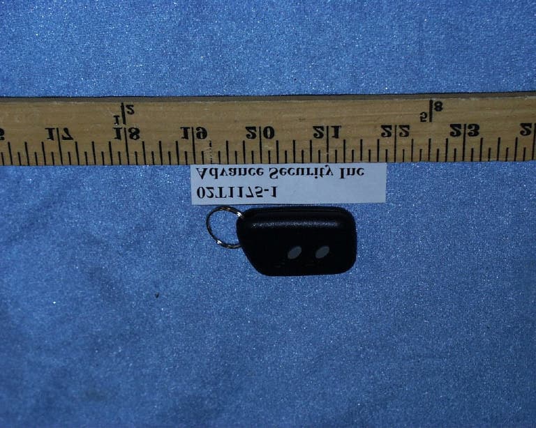 Car Alarm Transmitter - FCC ID H5OT17 - Advance Security Inc (4)