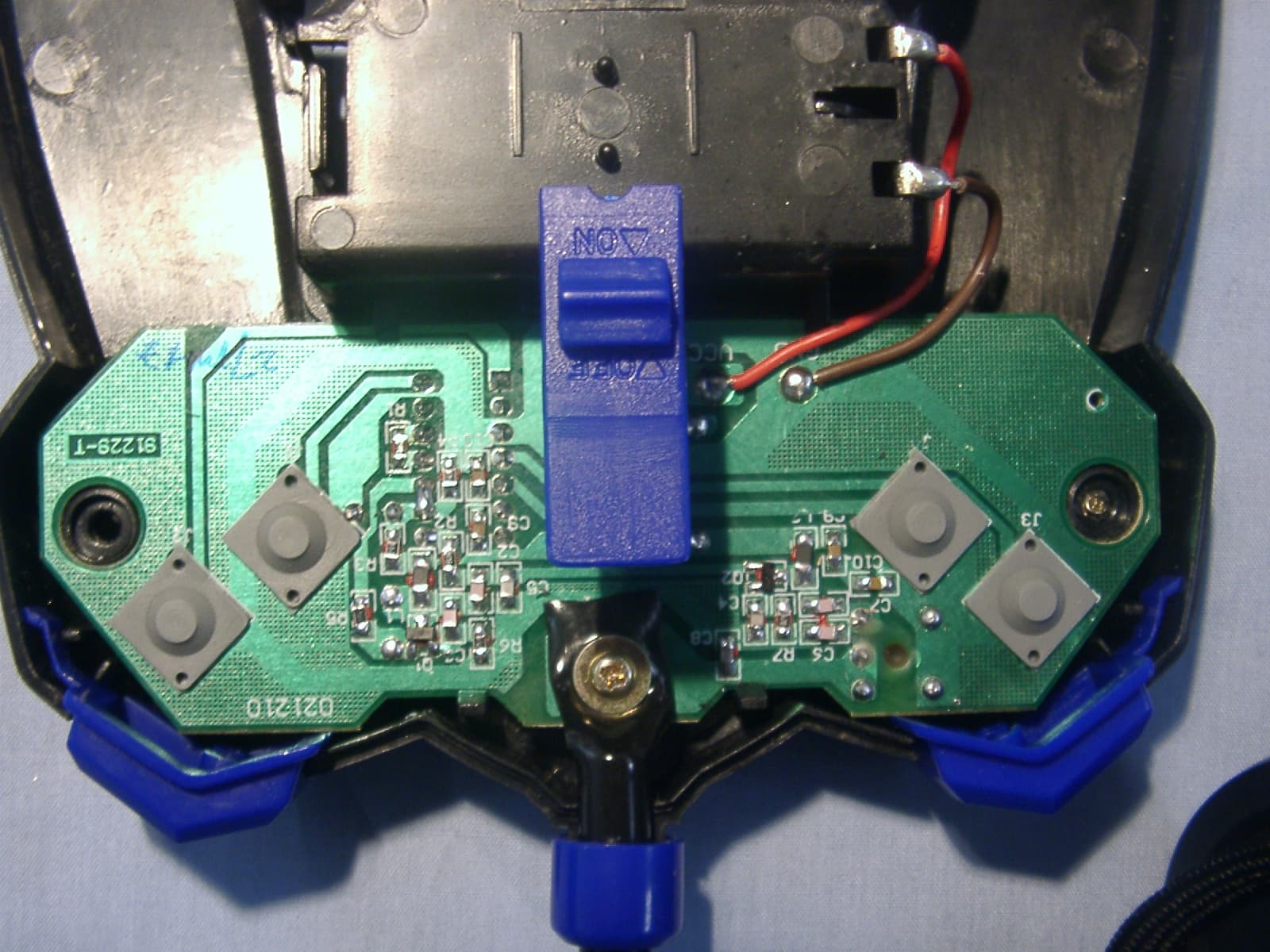 27 MHz Radio Transmitter - FCC ID HAP28T27 - Echo Toys Ltd