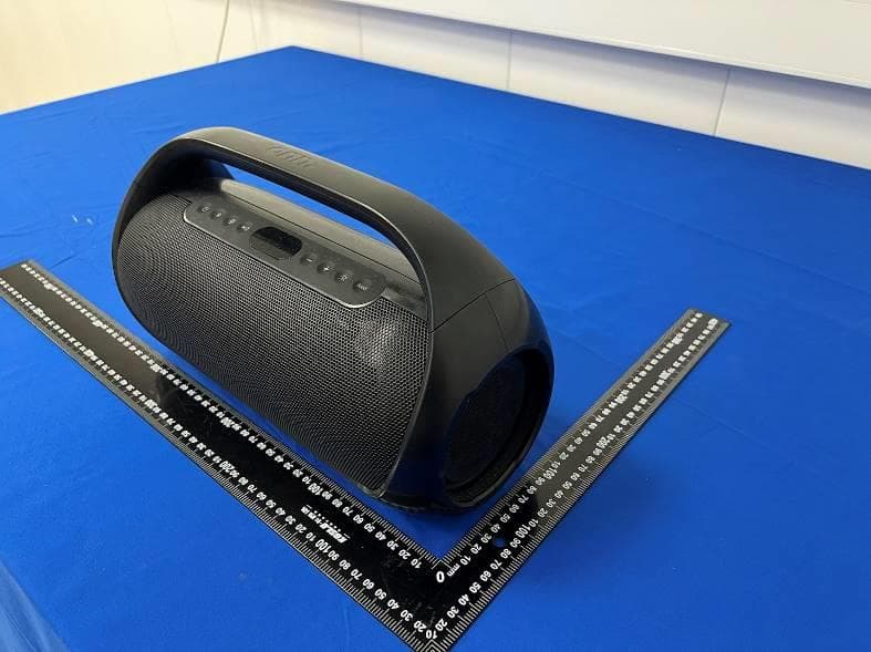 Portable FM Boombox - FCC ID HBOBS2326 - SHENZHEN FENDA TECHNOLOGY CO., LTD. (3)