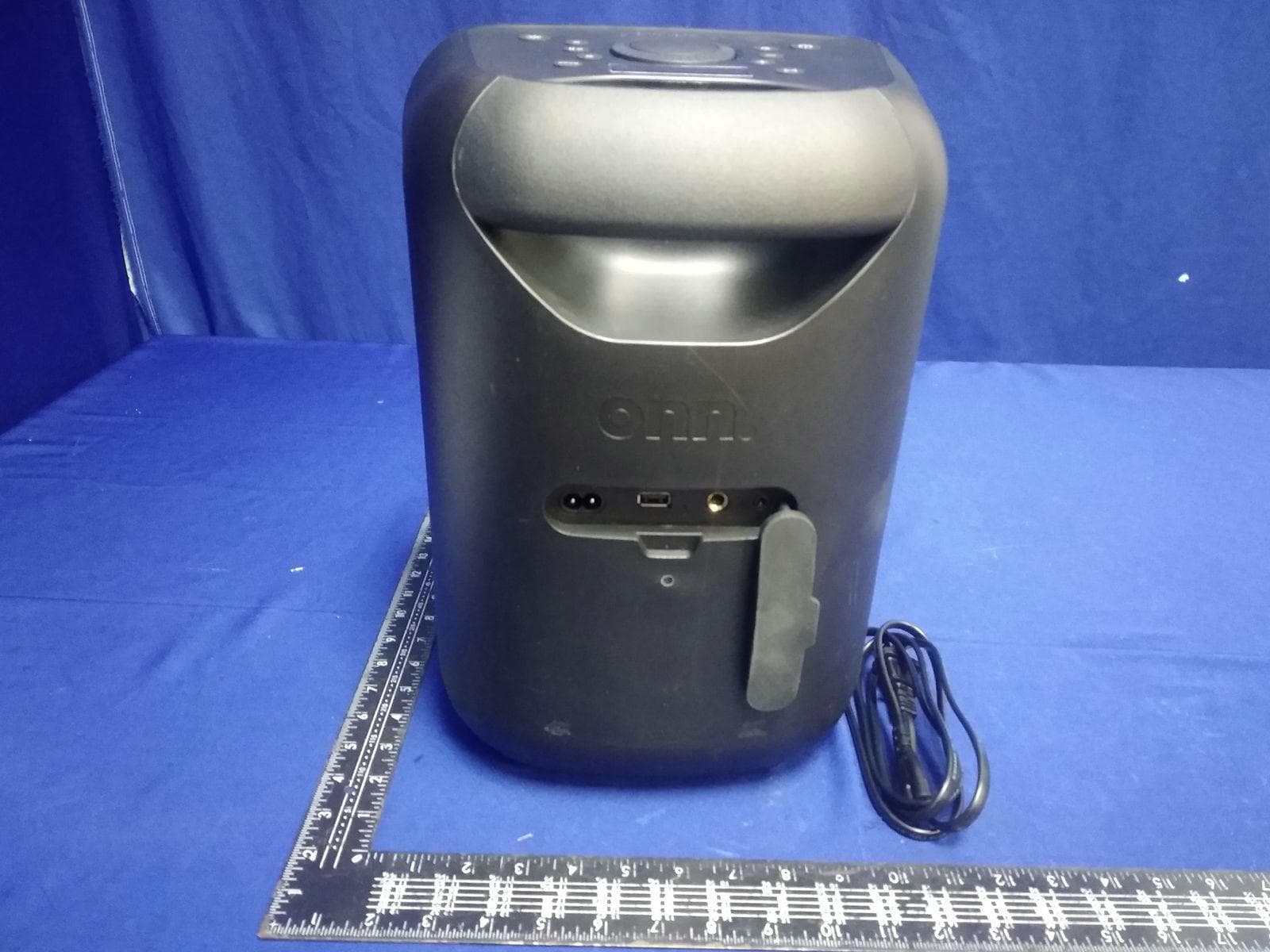 Wireless Party Speaker - FCC ID HBOPA2022 - SHENZHEN FENDA TECHNOLOGY CO., LTD. (4)