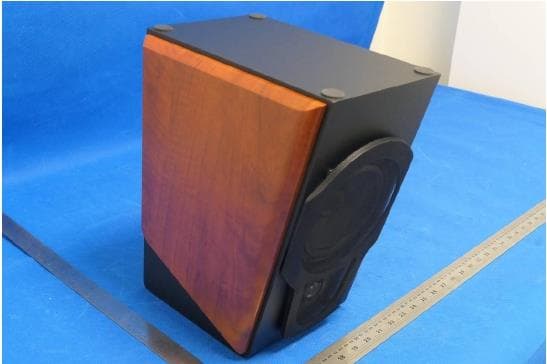 Bookshelf Speakers with Active Speaker - FCC ID HBOR60BT - SHENZHEN FENDA TECHNOLOGY CO., LTD. (4)