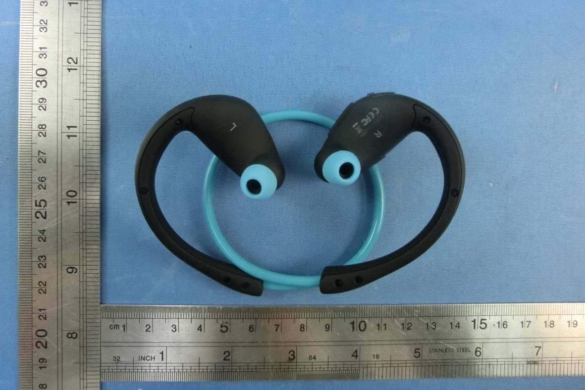 6CH 2.4GHZ FHSS RADIO CONTROL SYSTEM - FCC ID HBOUB450 - SHENZHEN FENDA TECHNOLOGY CO., LTD.