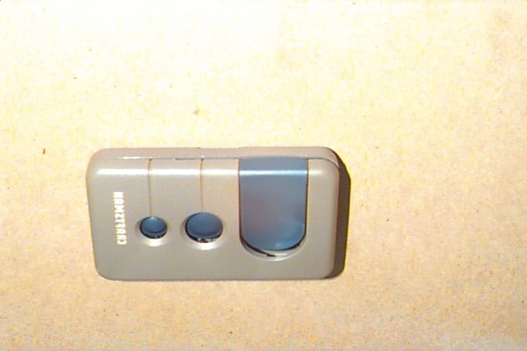 Remote control transmitter - FCC ID HBW1255433 - Chamberlain Group LLC, The (2)