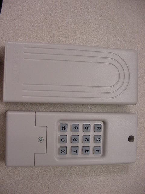 Remote Control Transmitter - FCC ID HBW1619 - Chamberlain Group LLC, The (3)