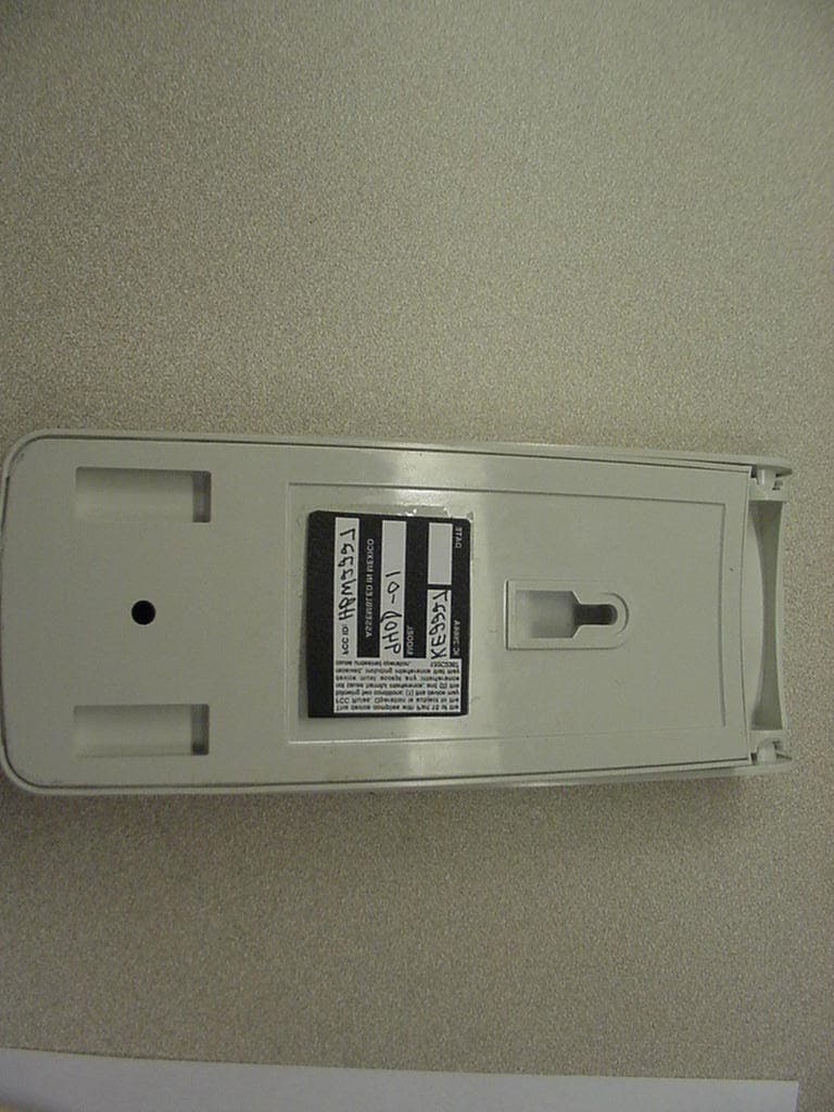 Remote Control Transmitter - FCC ID HBW2227 - Chamberlain Group LLC, The (2)
