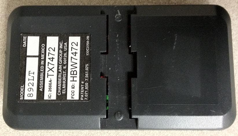 Remote Control Trasmitter - FCC ID HBW7472 - Chamberlain Group LLC, The (2)
