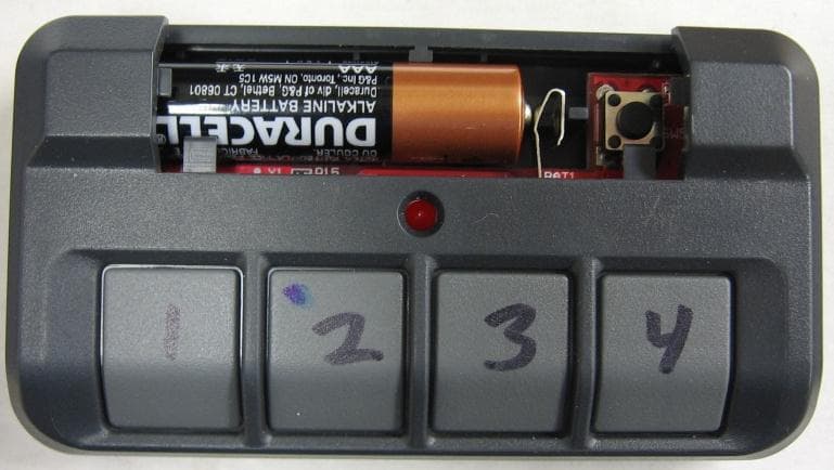 Remote Control Trasmitter - FCC ID HBW7472 - Chamberlain Group LLC, The (3)
