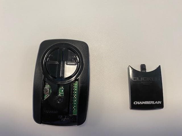 KLIK-5U universal transmitter - FCC ID HBW9814 - Chamberlain Group LLC, The (2)