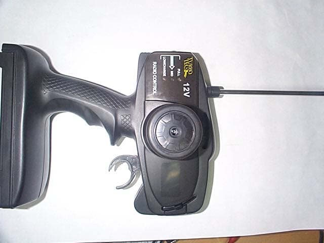 REMOTE CONTROL TRANSMITTER - FCC ID HDT80TX138 - Kin Yat Industrial Co Ltd (2)