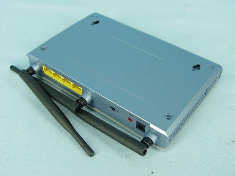 Draft 11n Wireless Access Point /Ethernet Client - FCC ID HEDSMCWEBN - Accton Technology Corp (2)