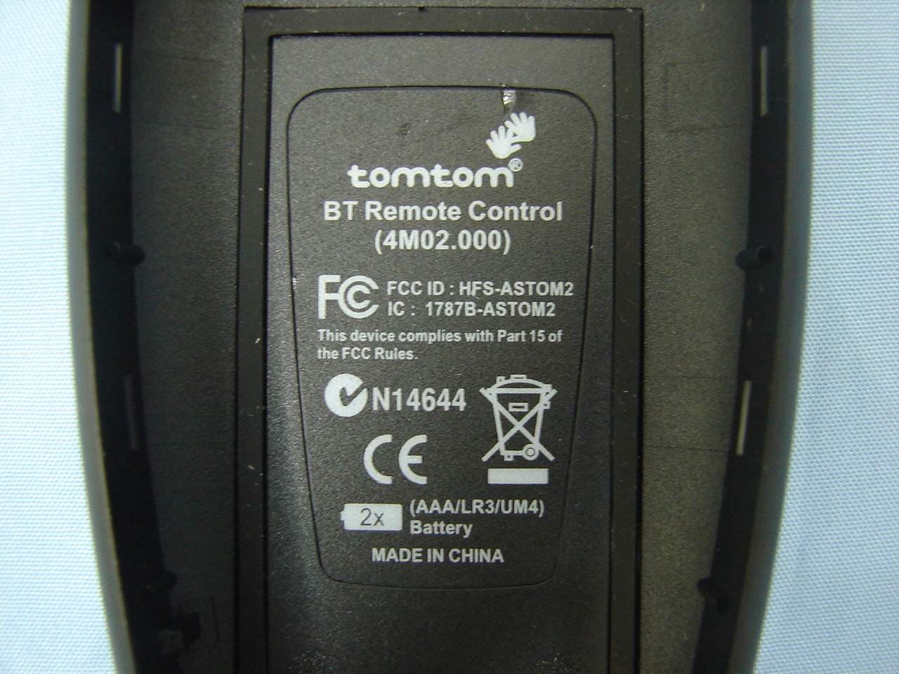 BLUETOOTH GO REMOTE - FCC ID HFS-ASTOM2 - Quanta Computer Inc