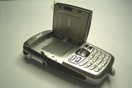 1900 MHz GSM / GPRS Cellular Phone - FCC ID HFS-X300 - Quanta Computer Inc (4)