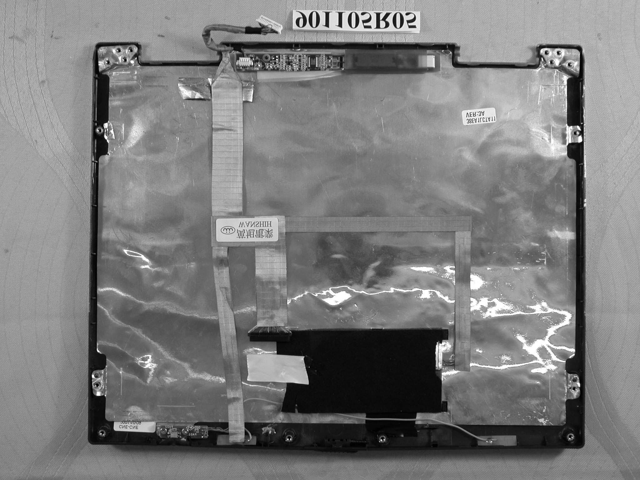 Notebook PC w/ Internal 2.4 GHz Wireless Card - FCC ID HFS1400015318 - Quanta Computer Inc