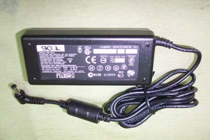 Notebook Computer With 802.11b and Bluetooth Modem - FCC ID HFSZG1SWM3B2100BT - Quanta Computer Inc (1)