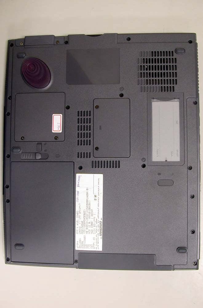 NoteBook Personal Computer - FCC ID HFSZI3RM8 - Quanta Computer Inc