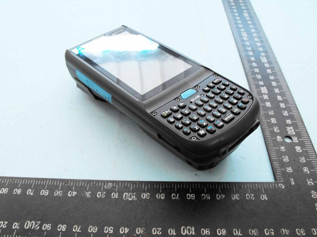 Mobile terminal with barcode reader - FCC ID HLEPA690BTG - Unitech Electronics Co., Ltd. (4)