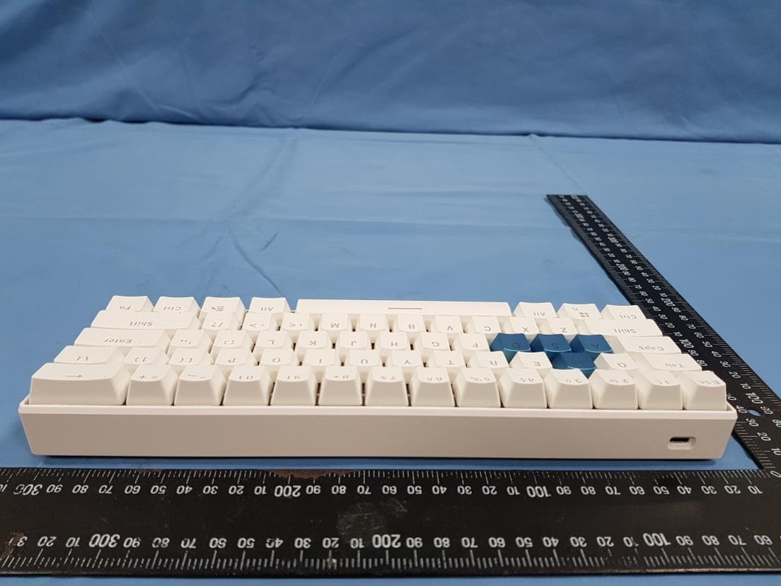 Gaming keyboard - FCC ID HLZPKR200 - Acer Incorporated (4)