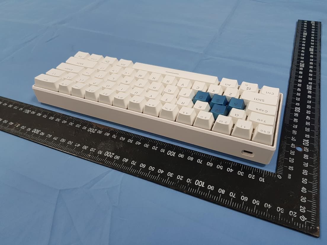 Gaming keyboard - FCC ID HLZPKR200 - Acer Incorporated (3)
