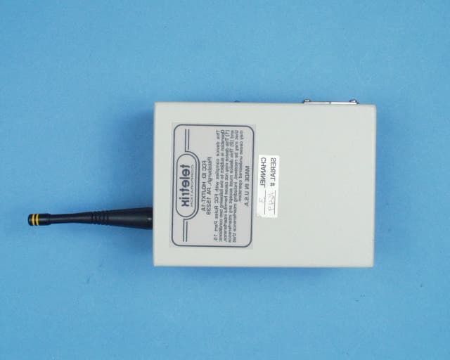 900 MHz R/C Transmitter - FCC ID HOJTXT900 - Teletrix Corporation (2)
