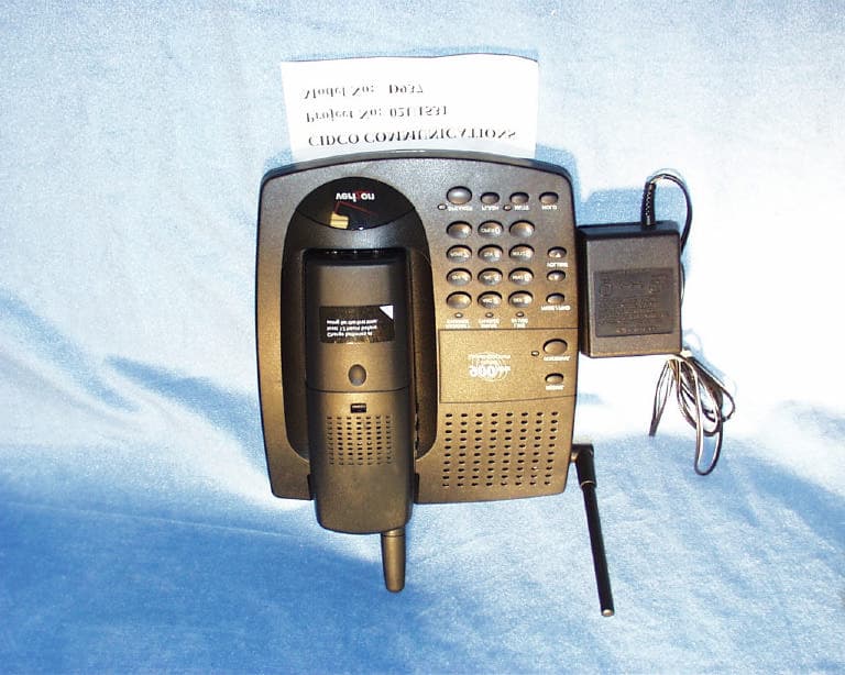 900MHz Digital Spread Spectrum Cordless Phone - FCC ID HOLD93X - Cidco Communications Corporation (3)