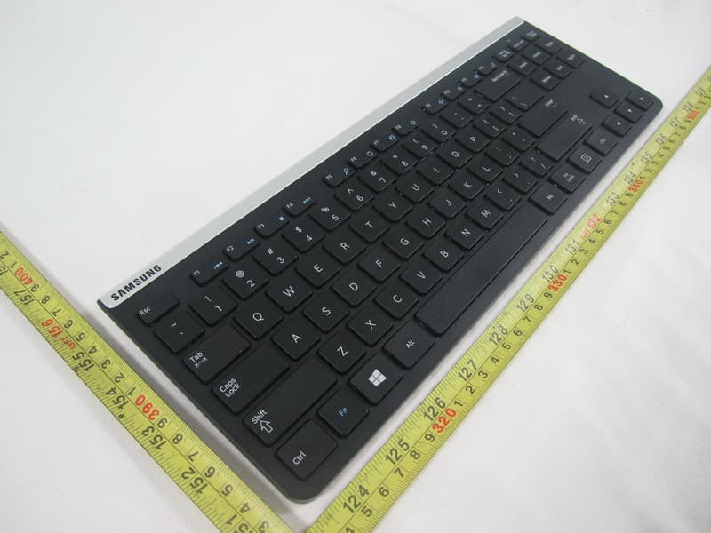 2.4GHz Wireless keyboard - FCC ID HQXAA-SK6PWUB - Sysgration Ltd.