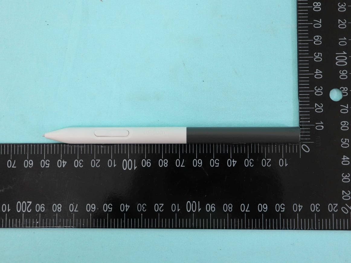 Pen display with touch - FCC ID HV4DTH134 - Wacom Co Ltd (3)
