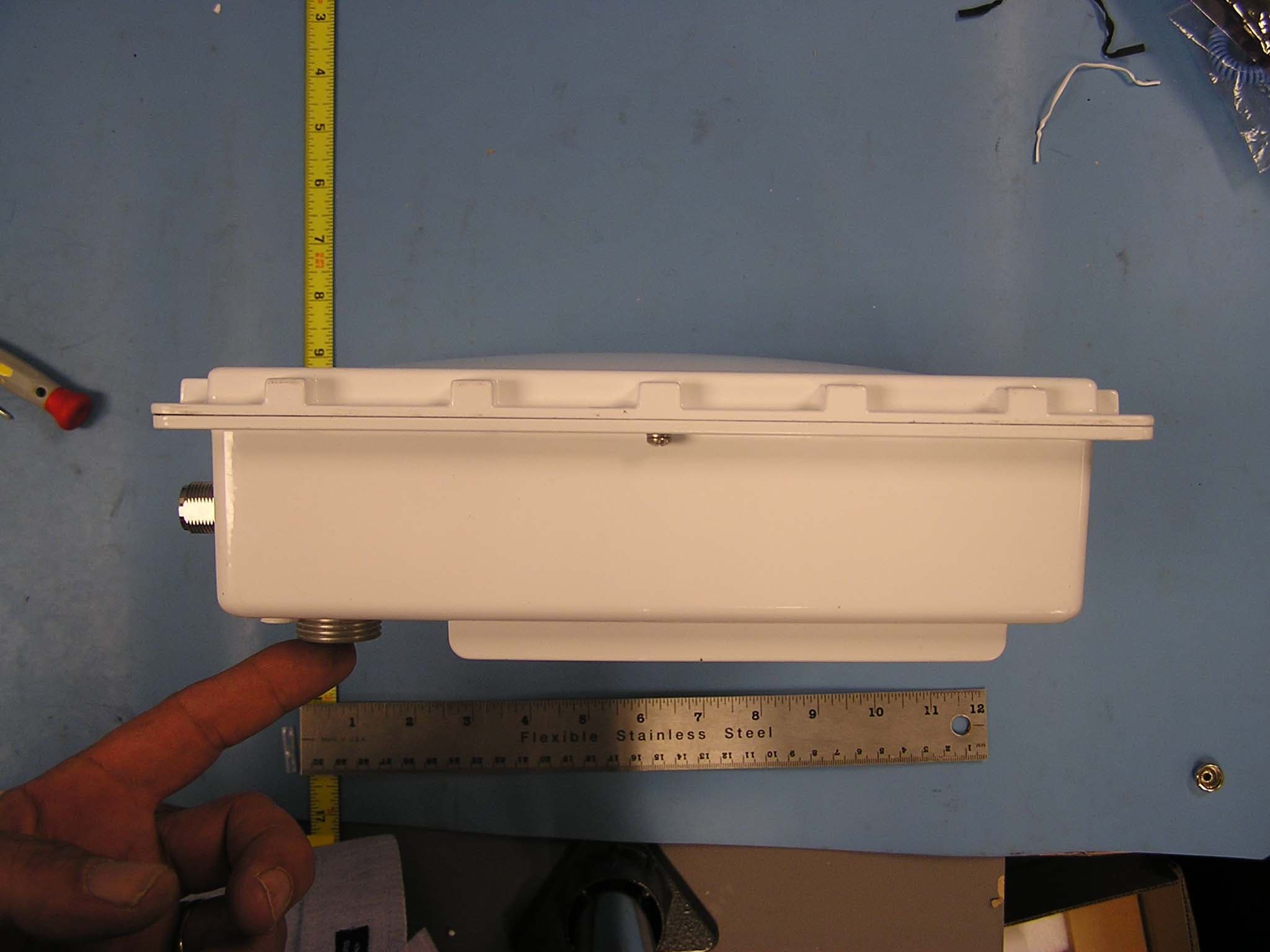 Dual Band Wireless AP W/ Built in Amplifier - FCC ID HZB-4900LR - Proxim Wireless Corporation (4)