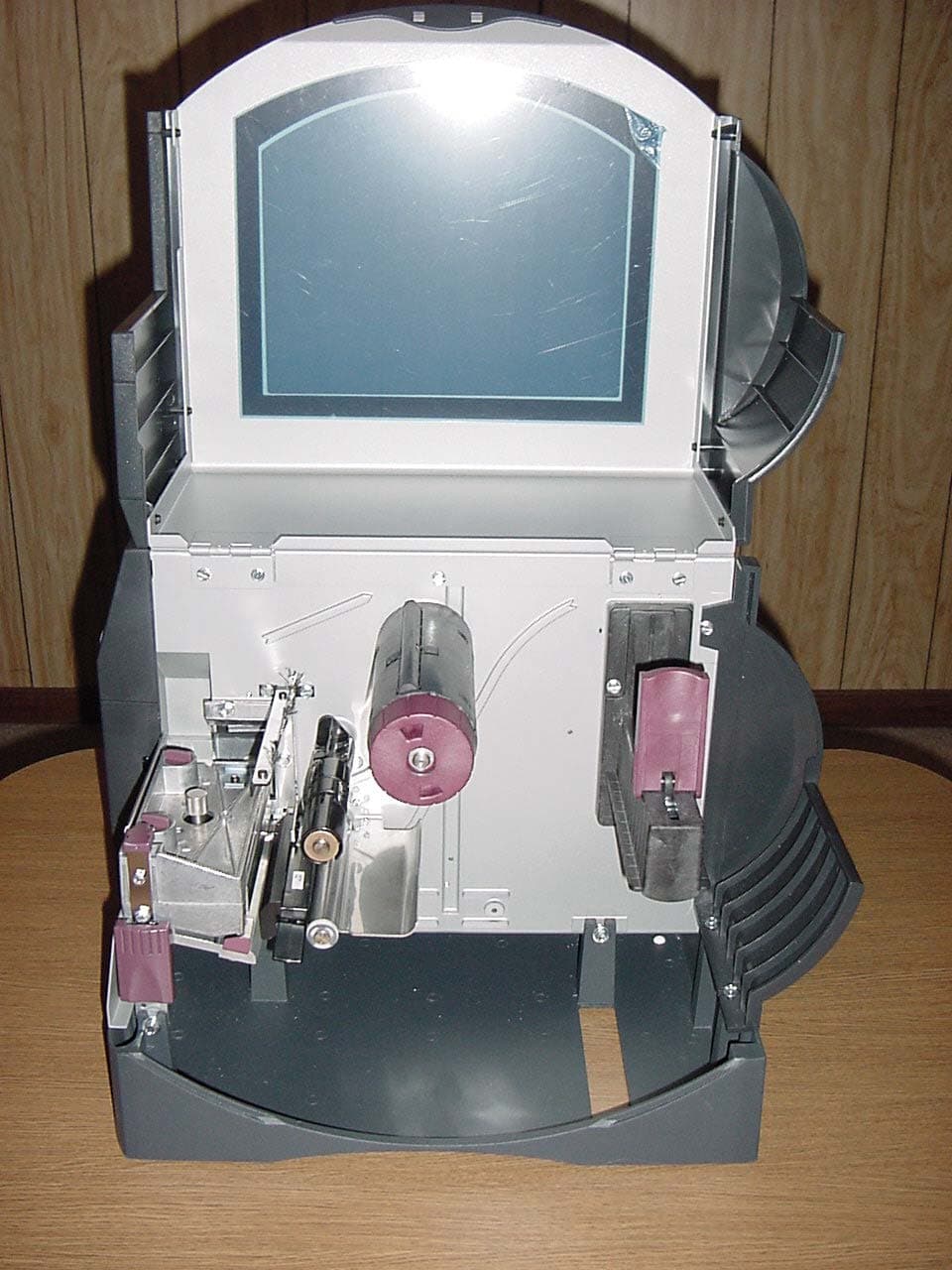 Wireless Industrial/Comercial Tag Printer - FCC ID I28RFID-Z4M-01 - Zebra Technologies Corporation (3)