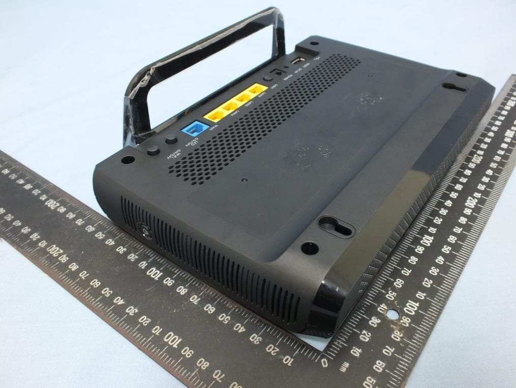 Simultaneous Dual-Band Wireless AC2200 Gigabit Ethernet Gateway - FCC ID I88EMG3425Q10A - ZyXEL Communications Corporation (4)