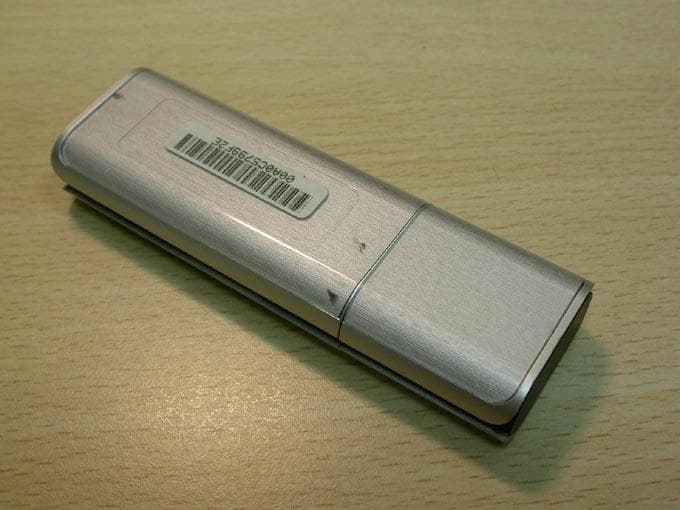 802.11g Wireless USB Adapter - FCC ID I88G220F - ZyXEL Communications Corporation (3)