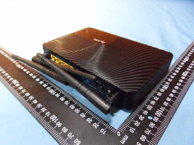 Simultaneous Dual-Band Wireless N750 Media Router - FCC ID I88NBG5615 - ZyXEL Communications Corporation (1)