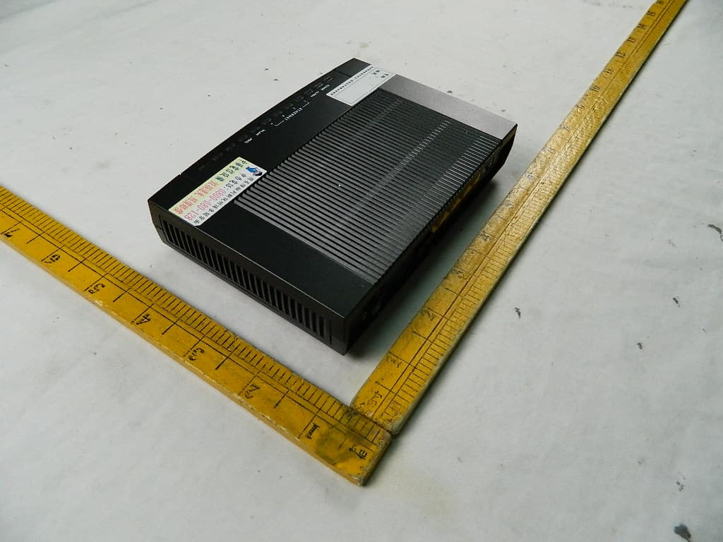 Wireless N-lite ADSL2+  4-port Gateway - FCC ID I88P6101C - ZyXEL Communications Corporation (3)