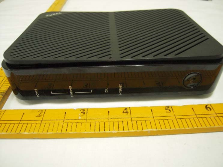 802.11n ADSL2+ 4-port WiFi Gateway - FCC ID I88P660HN51 - ZyXEL Communications Corporation (4)