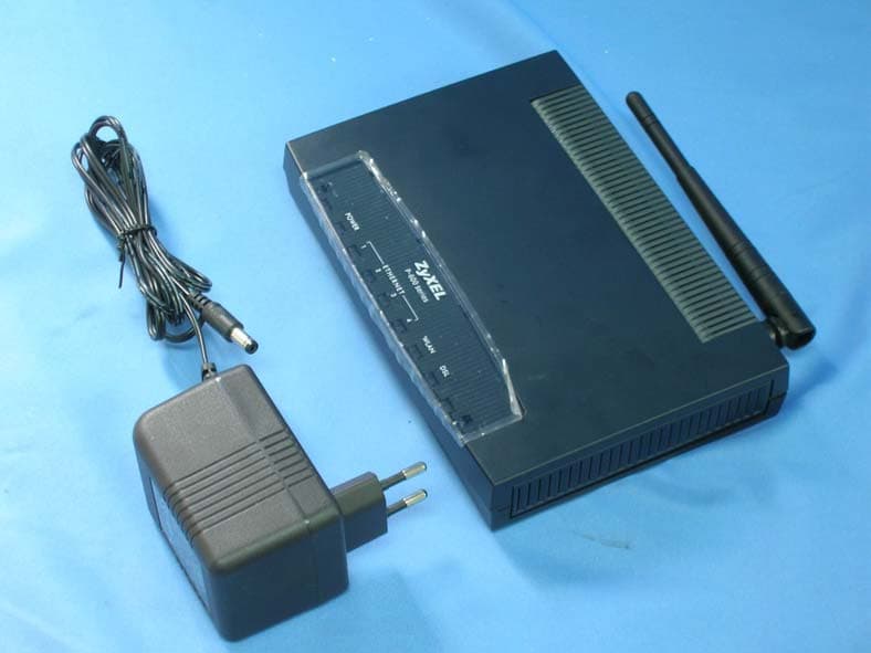 802.11g WIRELESS ADSL2+ 4-PORT GATEWAY - FCC ID I88P660HWD1V2 - ZyXEL Communications Corporation