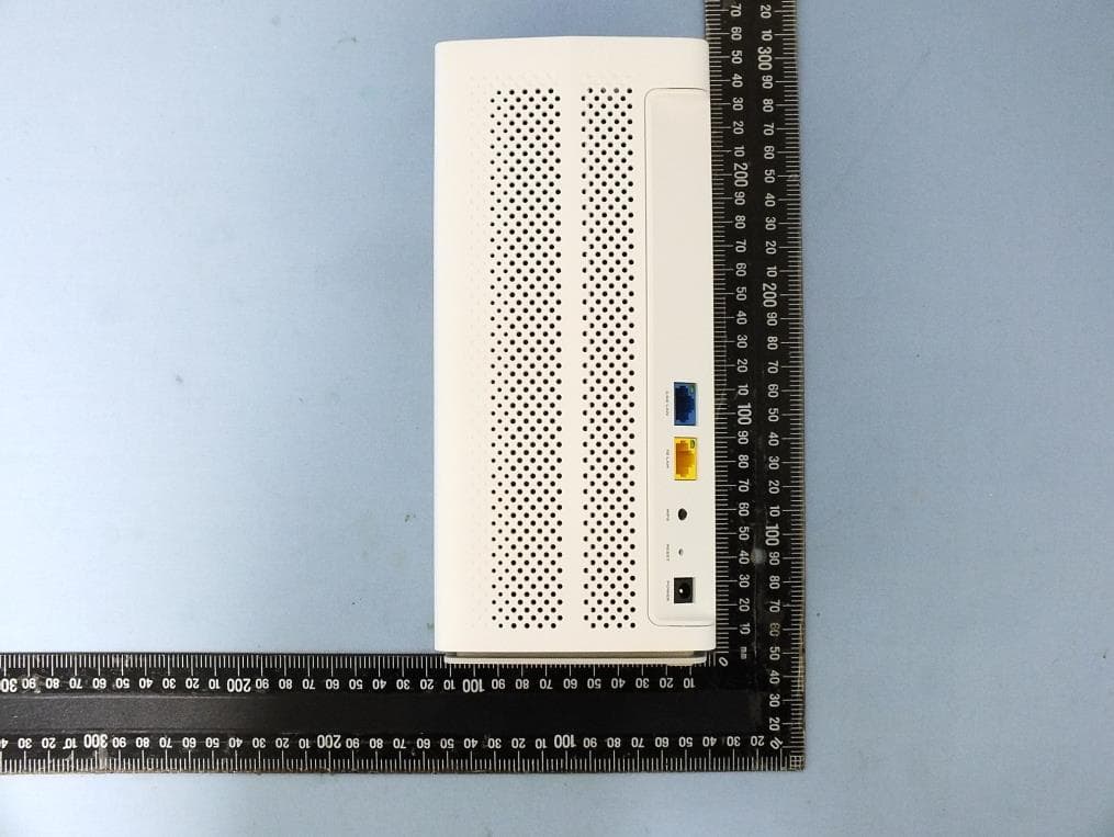 AX7800 WiFi 6E Tri-Band Gigabit Wireless Extender - FCC ID I88WX5610-B0 - ZyXEL Communications Corporation (4)