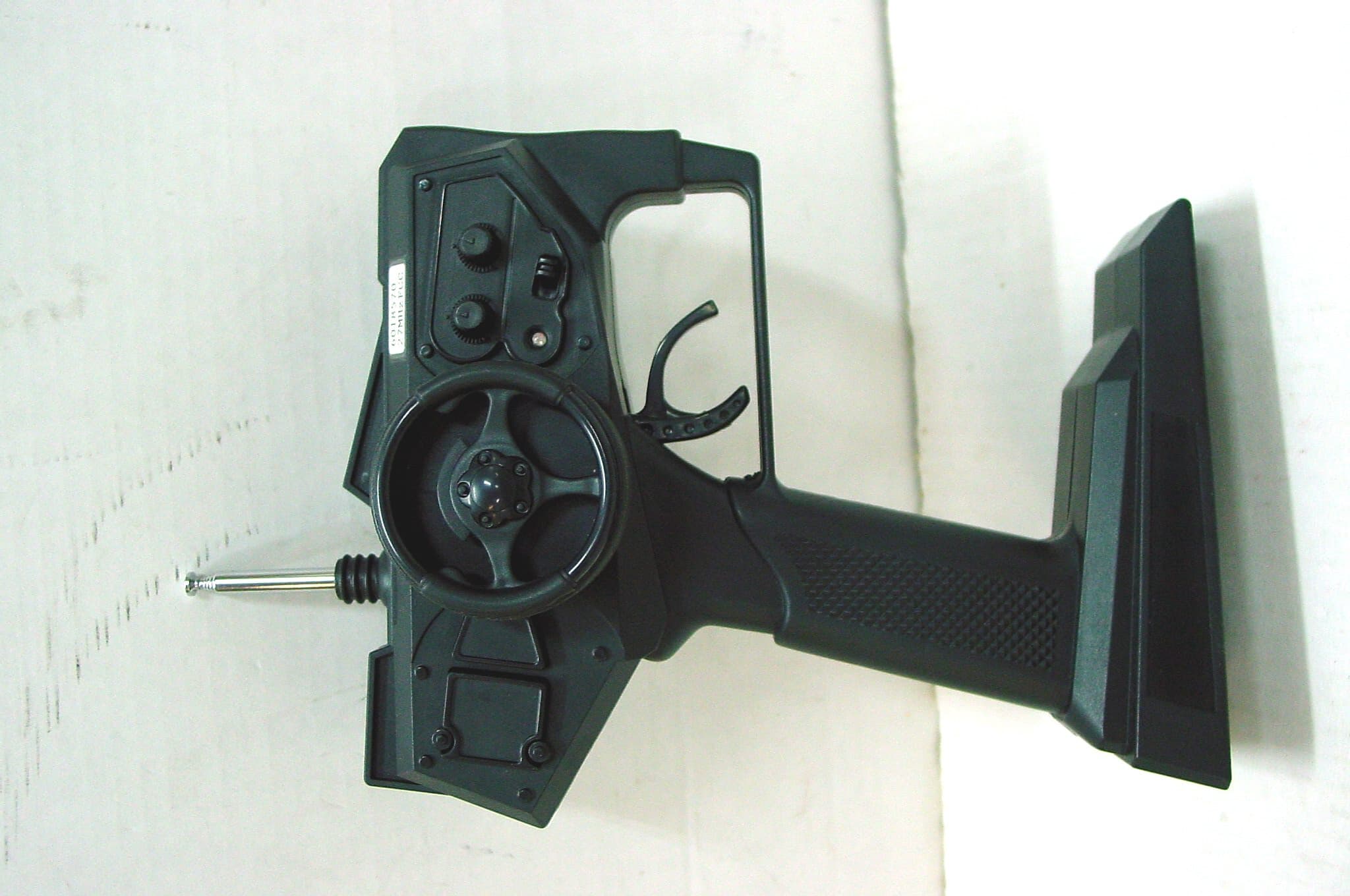 26.96-27.28MHz WIRELESS R/C TOY- TX - FCC ID IBH136208 - Union Concept Co Ltd (2)