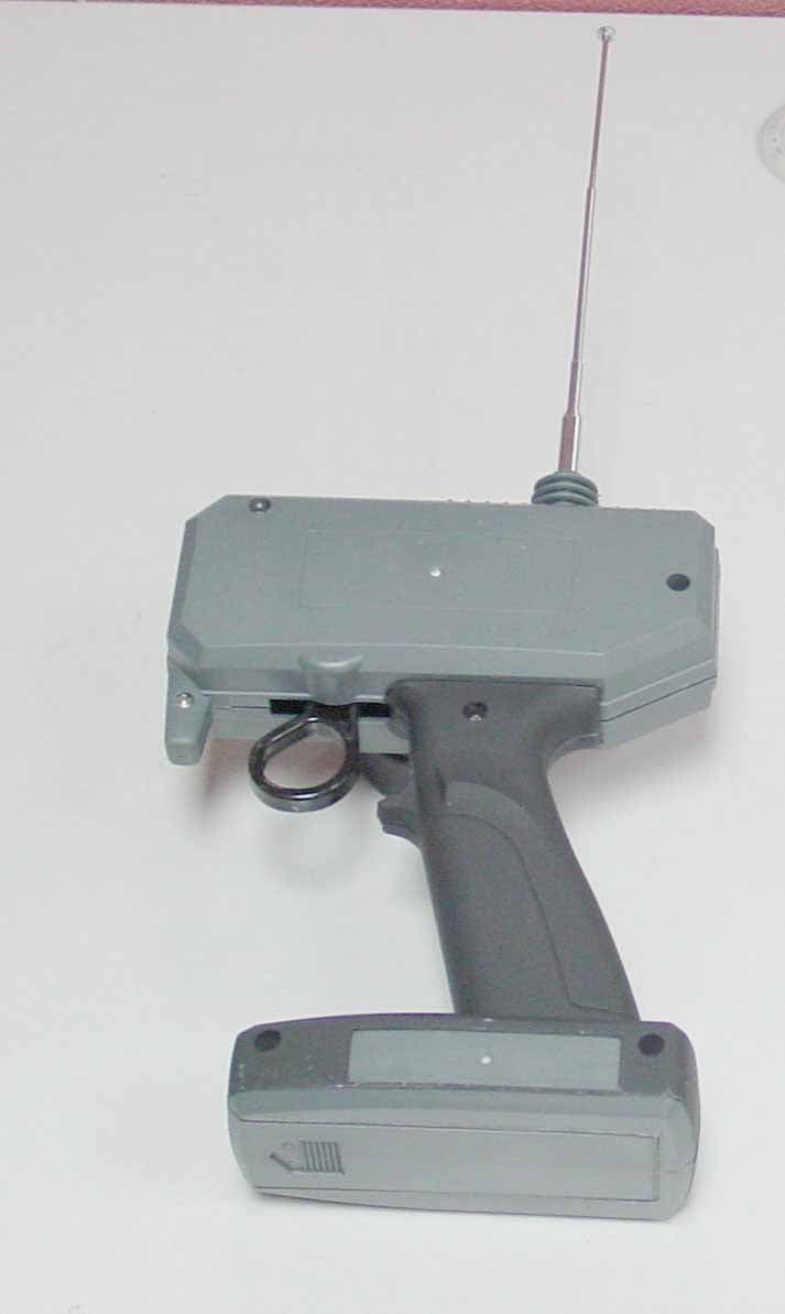 26.96 - 27.28 MHz Wireless R/C Toy - TX - FCC ID IBH95908 - Union Concept Co Ltd (2)