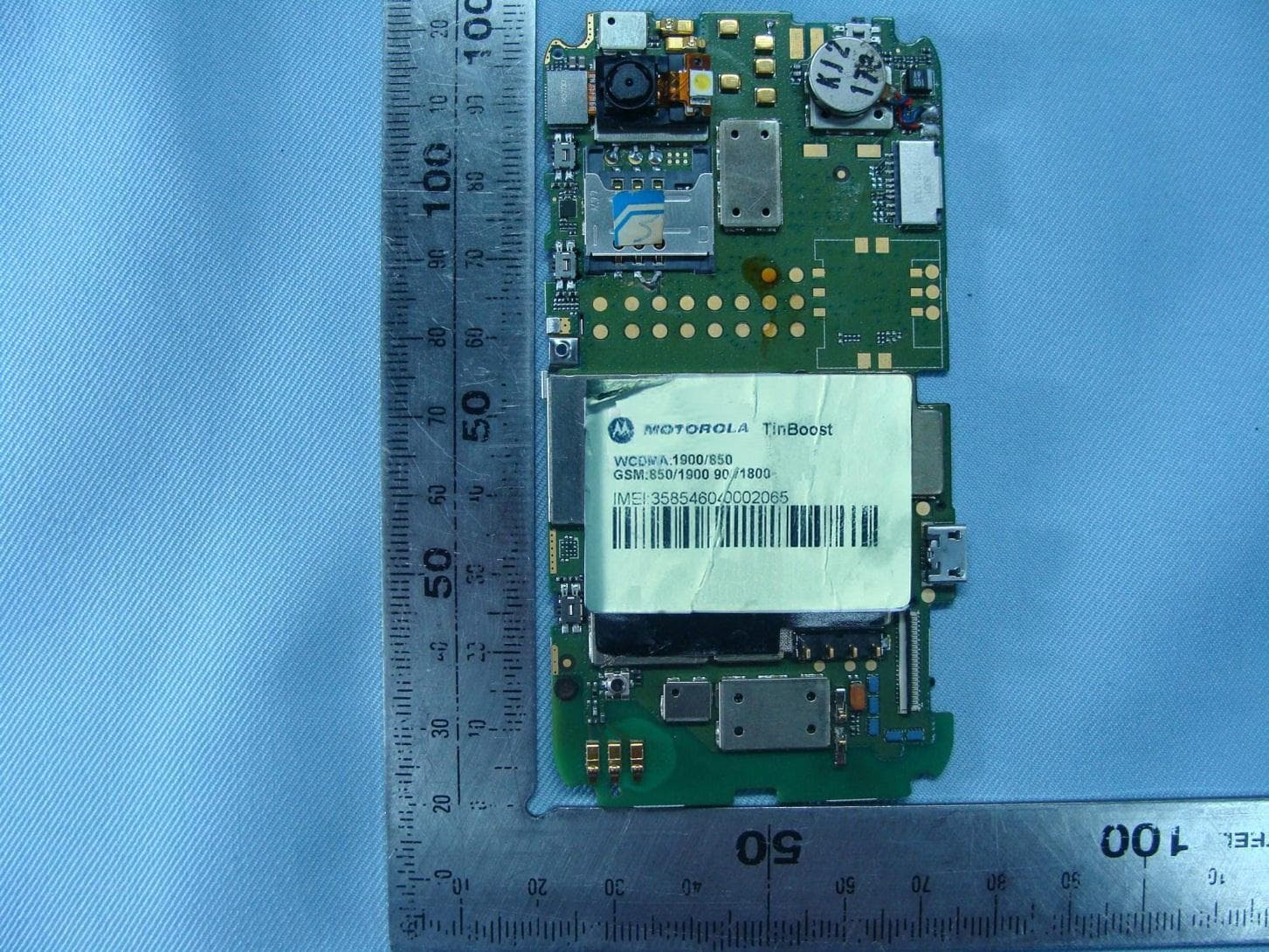 QUAD-BAND GSM/GPRS/EDGE AND DUAL-BAND WCDMA MOBILE PHONE WITH BT/WIFI - FCC ID IHDP56MK2 - Motorola Mobility LLC