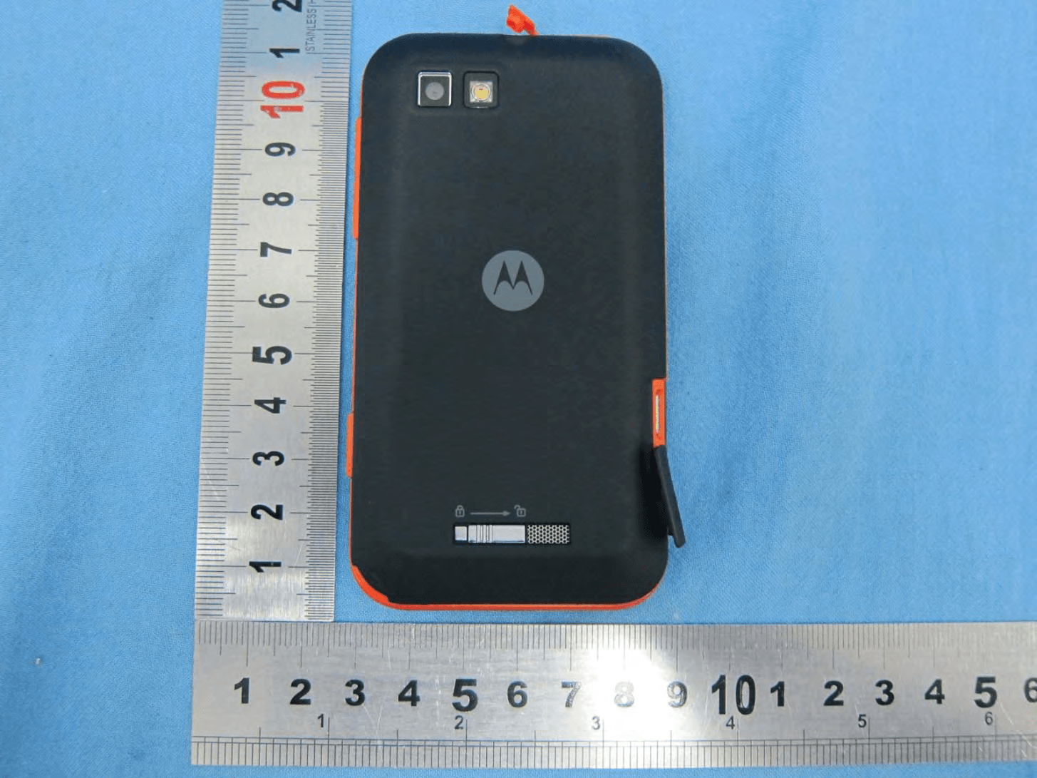 MOBILE PHONE - FCC ID IHDP56MK4 - Motorola Mobility LLC (4)