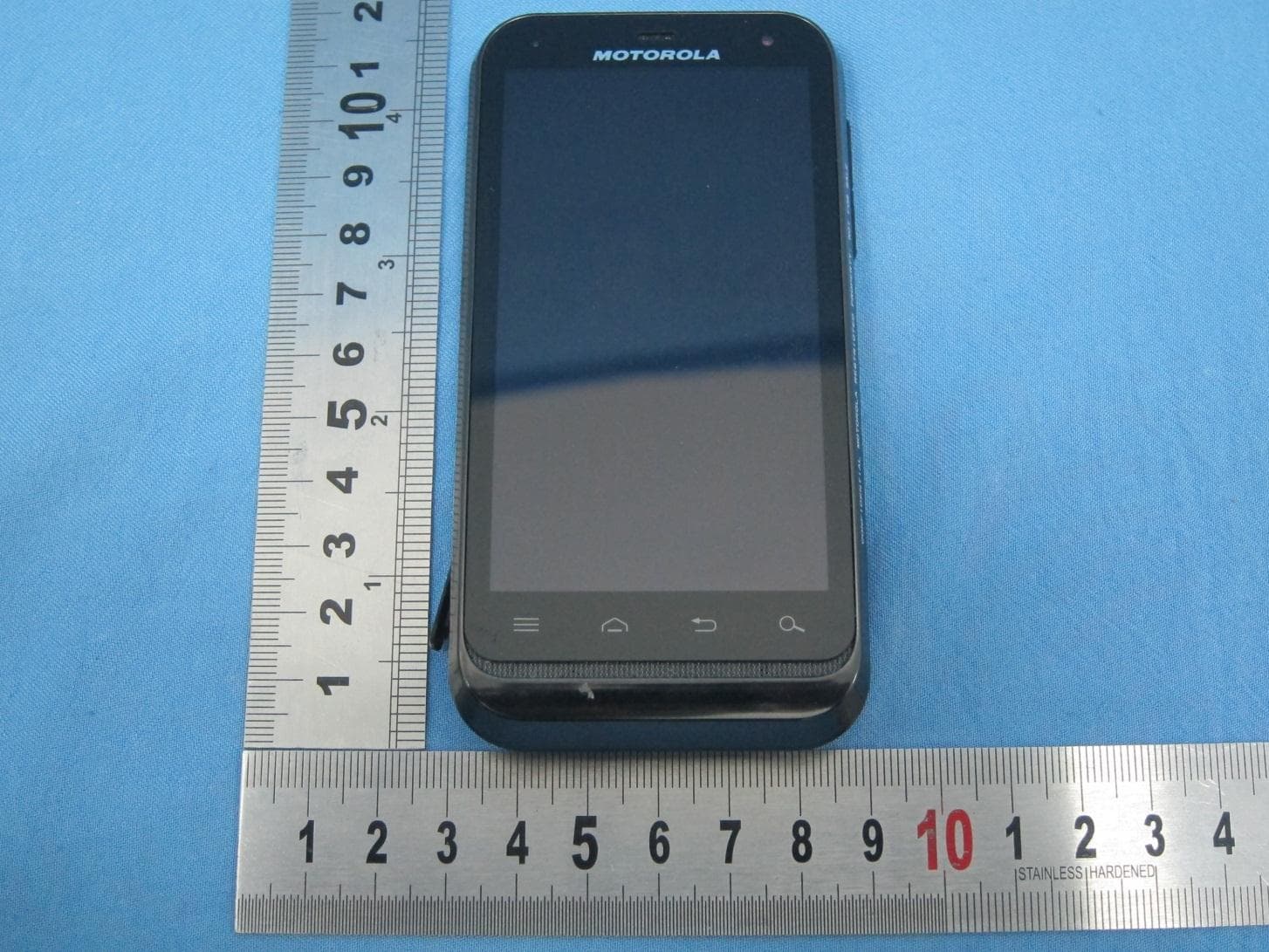 QUAD-BAND GSM/GPRS/EDGE AND DUAL-BAND WCDMA MOBILE PHONE WITH BT/WIFI - FCC ID IHDP56MR1 - Motorola Mobility LLC (1)