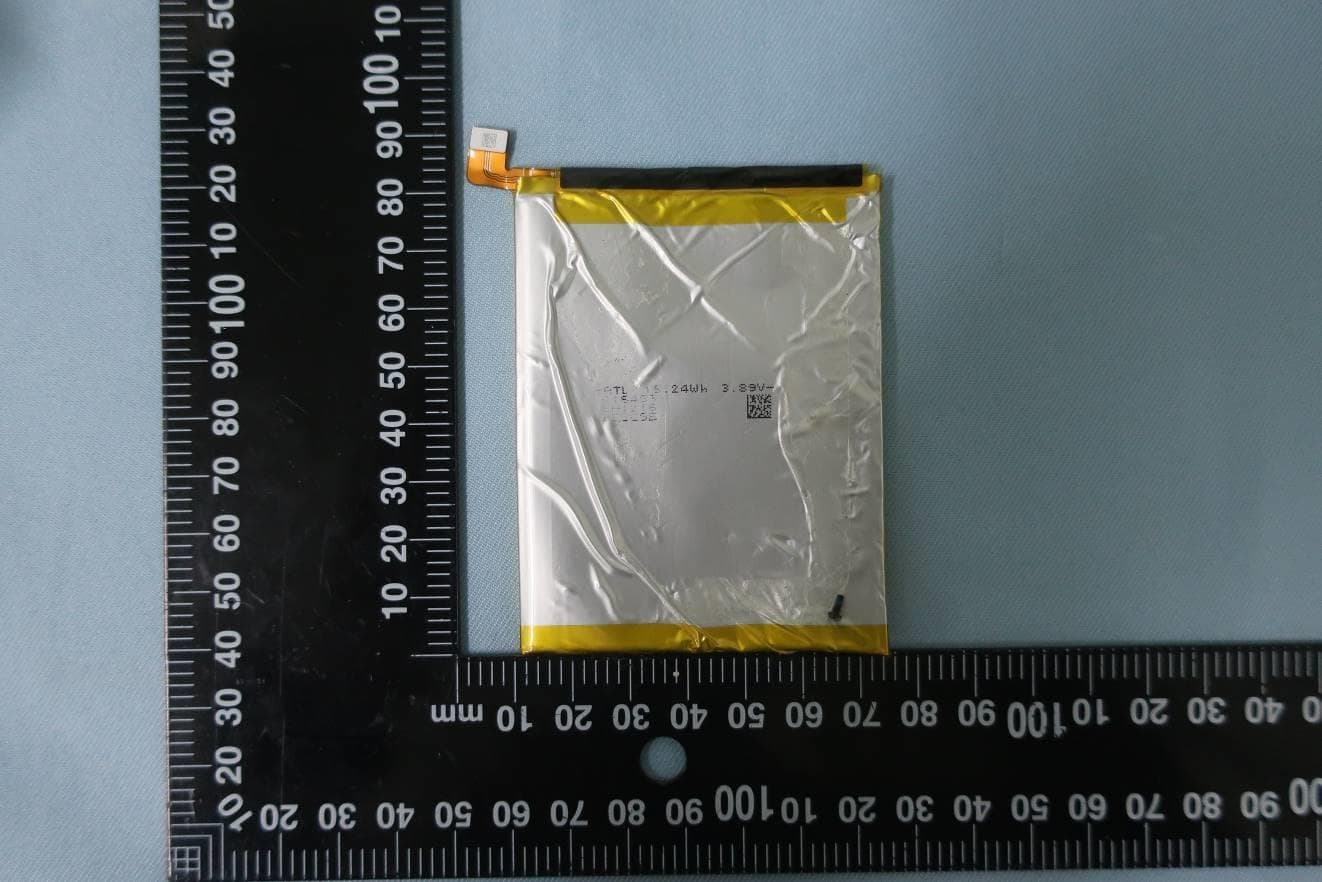 Mobile Phone - FCC ID IHDT56AG4 - Motorola Mobility LLC (3)
