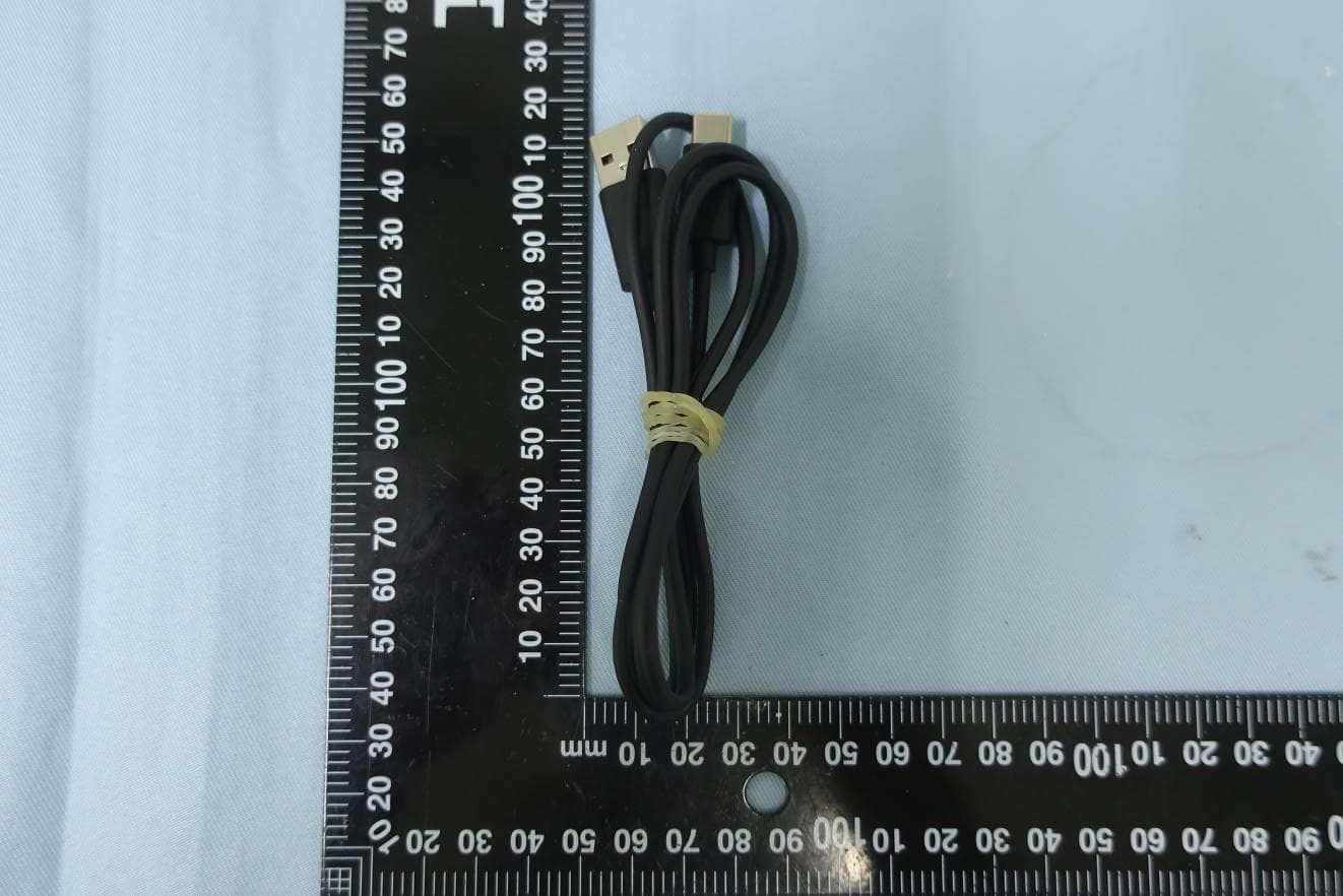 Mobile Phone - FCC ID IHDT56AG4 - Motorola Mobility LLC (4)