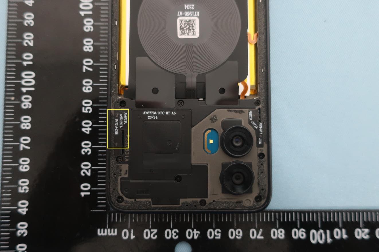 Mobile Cellular Phone - FCC ID IHDT56AN5 - Motorola Mobility LLC (3)