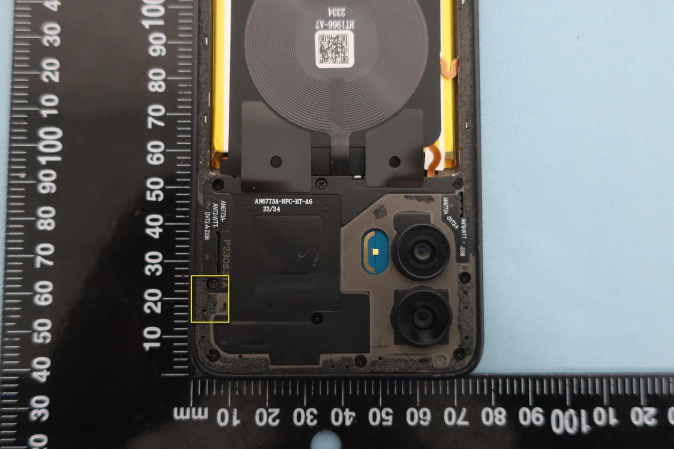 Mobile Cellular Phone - FCC ID IHDT56AN5 - Motorola Mobility LLC (4)