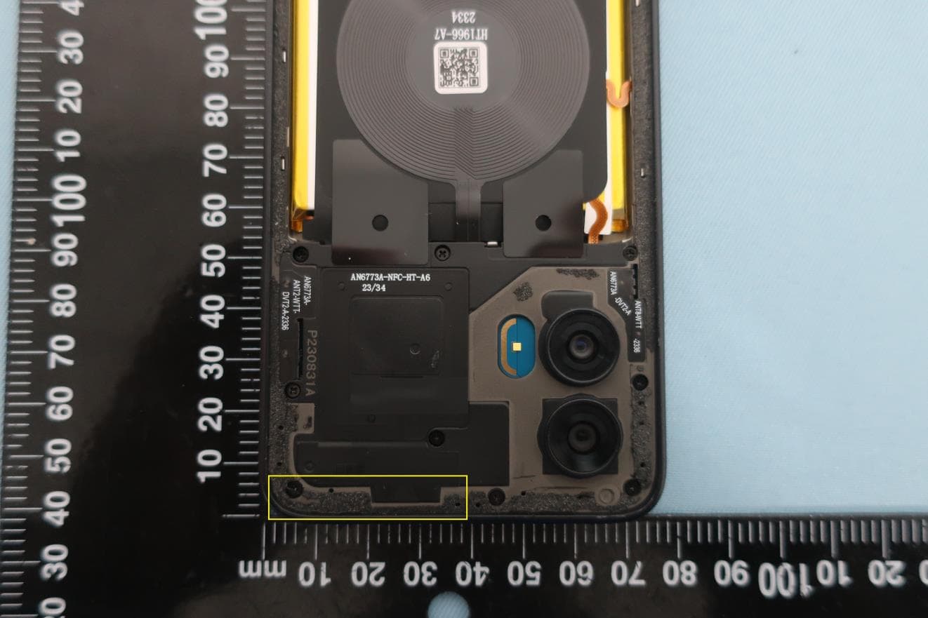 Mobile Cellular Phone - FCC ID IHDT56AN5 - Motorola Mobility LLC (2)