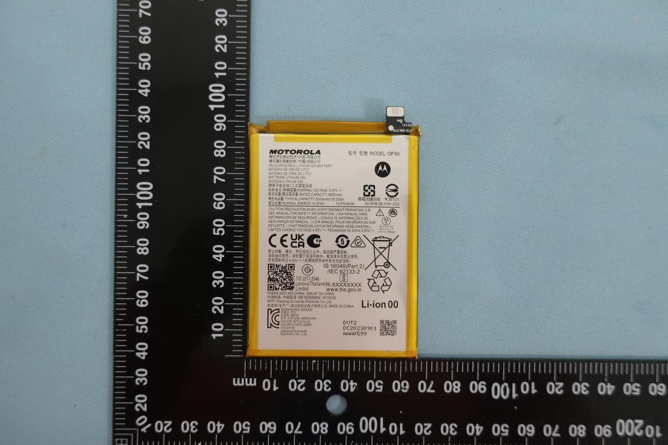 Mobile Cellular Phone - FCC ID IHDT56AQ2 - Motorola Mobility LLC (5)