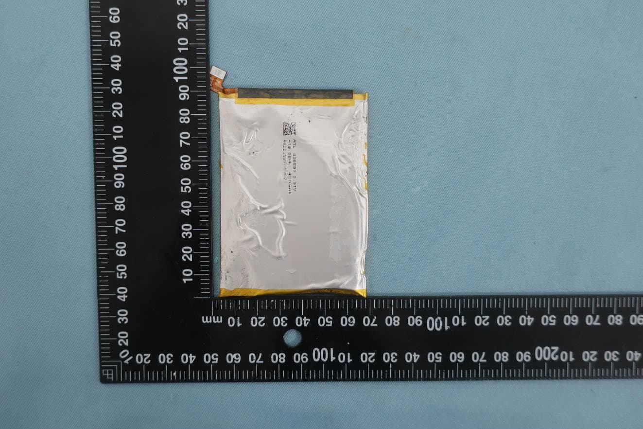 Mobile Cellular Phone - FCC ID IHDT56AQ3 - Motorola Mobility LLC (2)