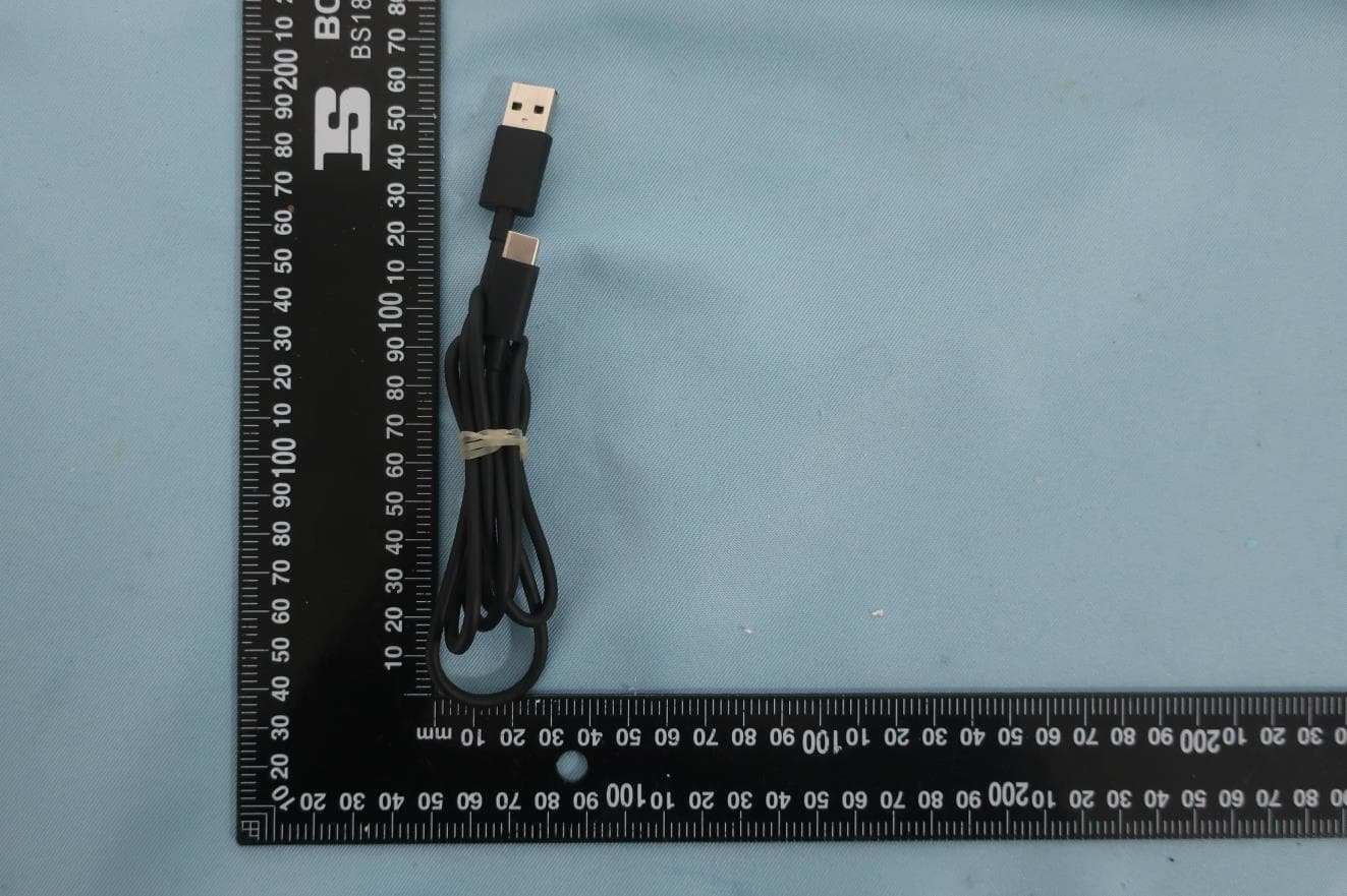 Mobile Cellular Phone - FCC ID IHDT56AR2 - Motorola Mobility LLC (4)