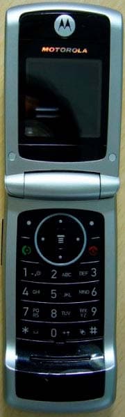 Dual-Band GSM Portable Transceiver - FCC ID IHDT56GK1 - Motorola Mobility LLC (2)