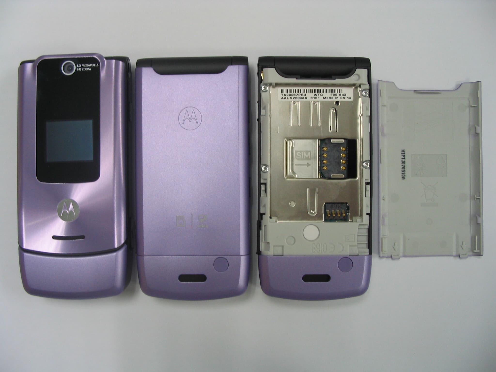 Portable Cellular/ PCS GSM/ EDGE Transceiver w/ BT - FCC ID IHDT56HB2 - Motorola Mobility LLC